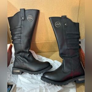 Black Knee-High Leather Boots by Milwaukee 
Size 8 barely worn like new
